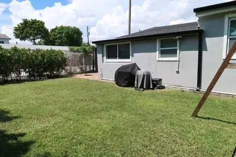 1336 NW 38th Street Miami FL 33142