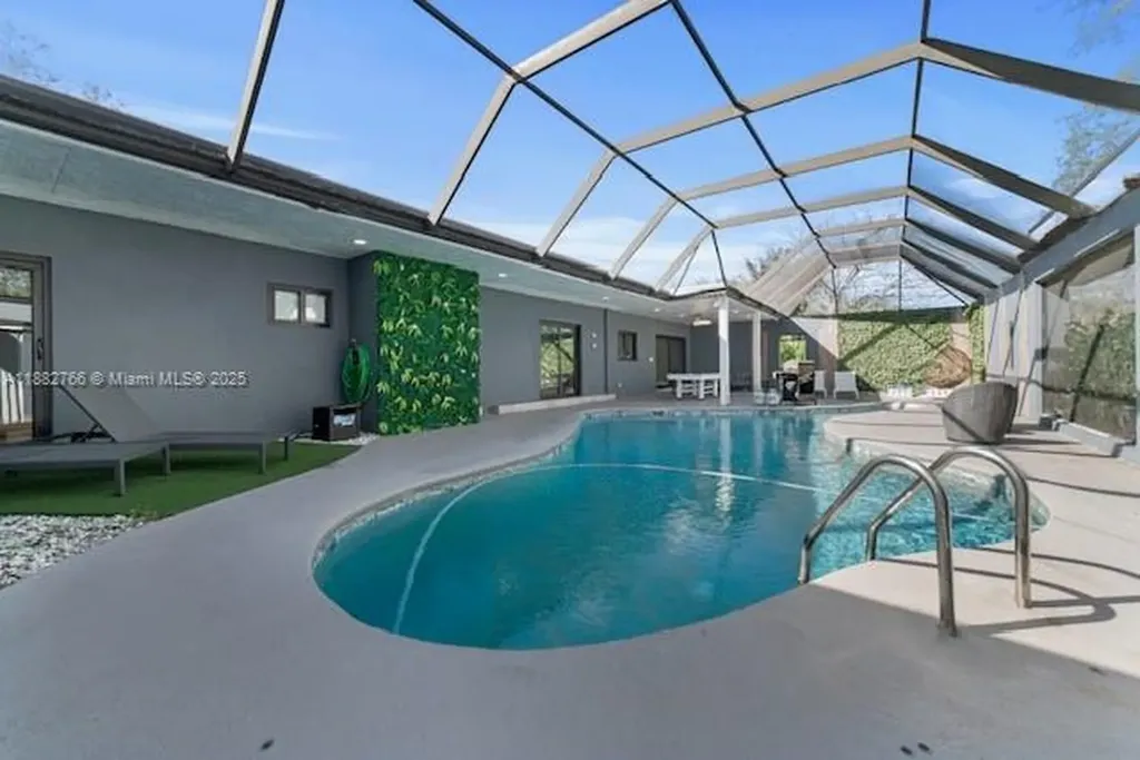 8365 SW 185th Terrace Cutler Bay FL 33157