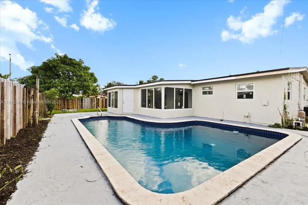 4131 NW 13th Avenue Oakland Park FL 33309