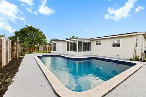 4131 NW 13th Avenue Oakland Park FL 33309