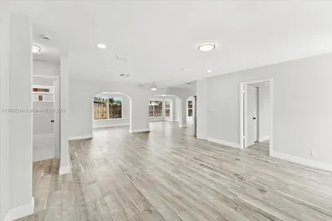 4131 NW 13th Avenue Oakland Park FL 33309