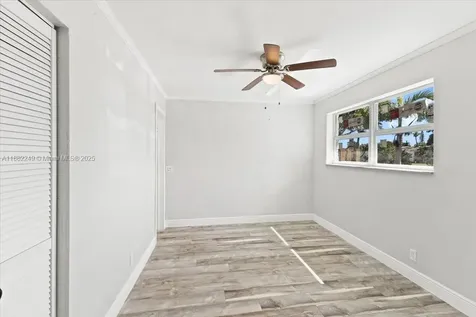 4131 NW 13th Avenue Oakland Park FL 33309