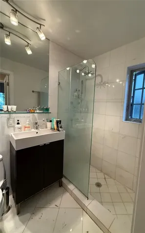 1600 Michigan Avenue Miami Beach FL 33139