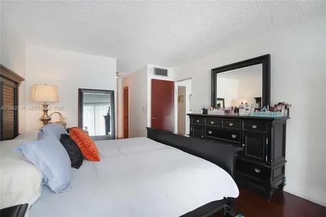 1228 West Avenue Miami Beach FL 33139