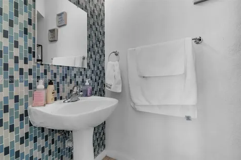 22766 SW 89th Place Cutler Bay FL 33190