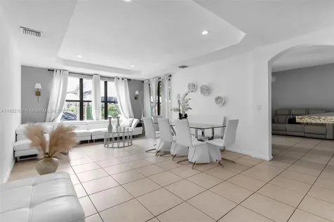 22766 SW 89th Place Cutler Bay FL 33190