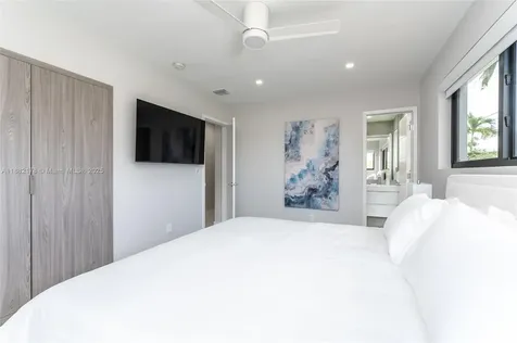 21230 NE 25th Court Miami FL 33180