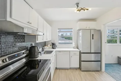 1345 West Avenue Miami Beach FL 33139