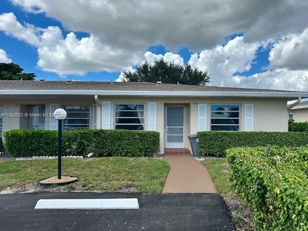 8793 Warwick Drive Boca Raton FL 33433