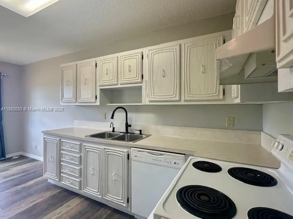 8793 Warwick Drive Boca Raton FL 33433