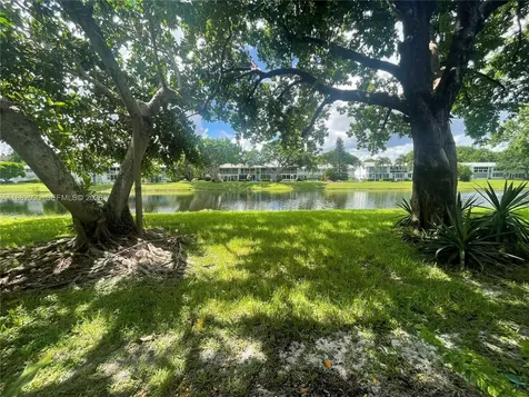 36 Islewood B Deerfield Beach FL 33442