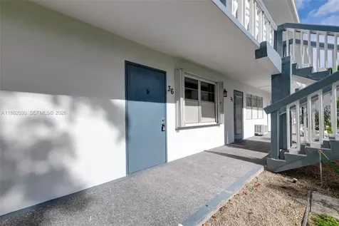 36 Islewood B Deerfield Beach FL 33442