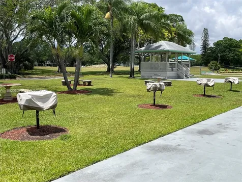36 Islewood B Deerfield Beach FL 33442