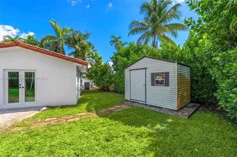 21000 NE 18th Court Miami FL 33179