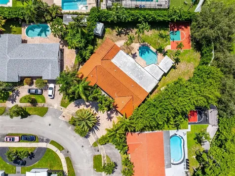 21000 NE 18th Court Miami FL 33179