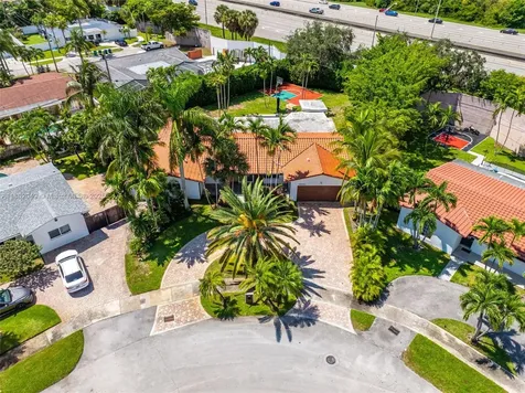 21000 NE 18th Court Miami FL 33179