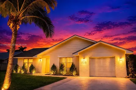 722 SE Thanksgiving Avenue Port St. Lucie FL 34984