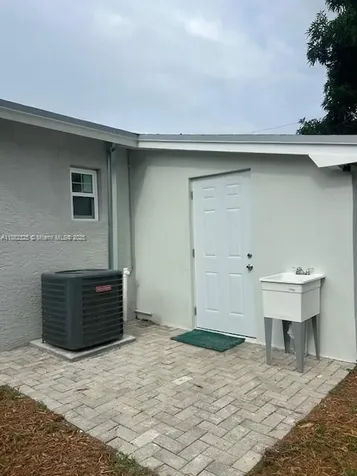 3040 NW 20th Street Fort Lauderdale FL 33311