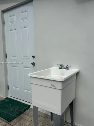 3040 NW 20th Street Fort Lauderdale FL 33311