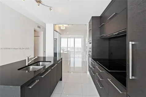 900 Biscayne Boulevard Miami FL 33132