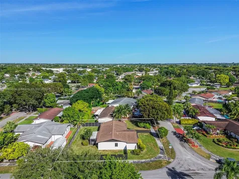 7464 SW 128th Court Miami FL 33183