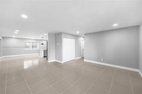 8250 NW 46th Street Lauderhill FL 33351