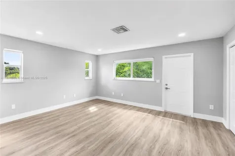 8250 NW 46th Street Lauderhill FL 33351