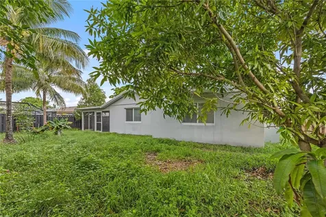 8250 NW 46th Street Lauderhill FL 33351