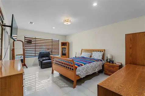 5430 W 14th Avenue Hialeah FL 33012