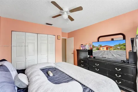 901 NE 39th Street Oakland Park FL 33334