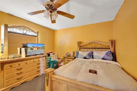 901 NE 39th Street Oakland Park FL 33334