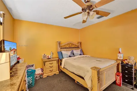 901 NE 39th Street Oakland Park FL 33334