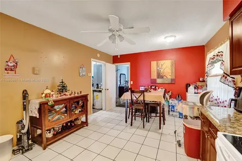 901 NE 39th Street Oakland Park FL 33334