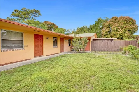901 NE 39th Street Oakland Park FL 33334