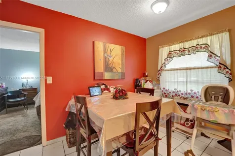 901 NE 39th Street Oakland Park FL 33334