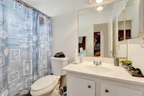 901 NE 39th Street Oakland Park FL 33334