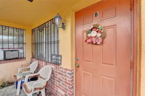 901 NE 39th Street Oakland Park FL 33334