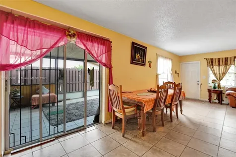901 NE 39th Street Oakland Park FL 33334