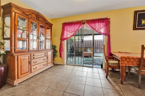 901 NE 39th Street Oakland Park FL 33334
