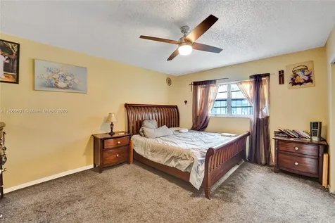 901 NE 39th Street Oakland Park FL 33334