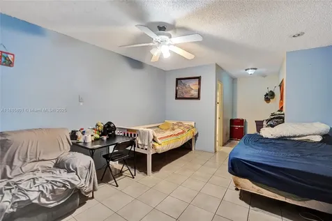 901 NE 39th Street Oakland Park FL 33334