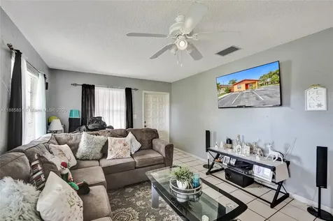 901 NE 39th Street Oakland Park FL 33334
