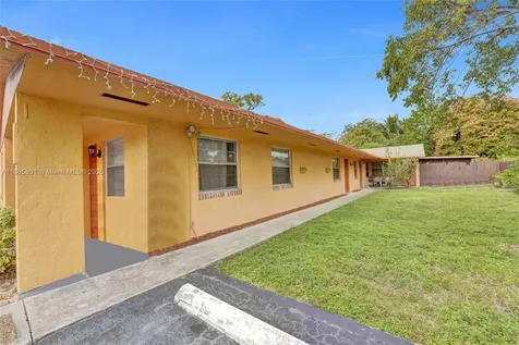 901 NE 39th Street Oakland Park FL 33334