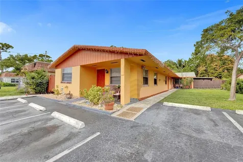 901 NE 39th Street Oakland Park FL 33334