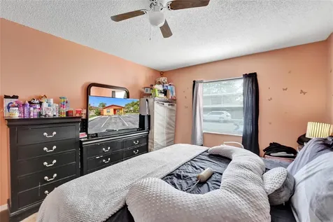 901 NE 39th Street Oakland Park FL 33334