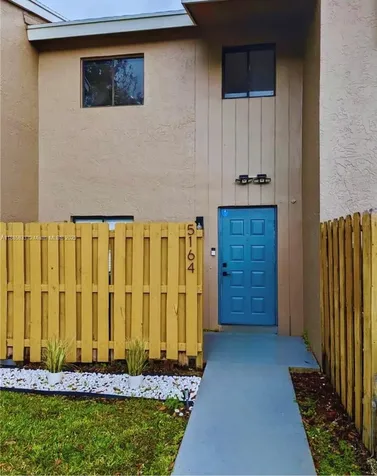 5164 S University Drive Davie FL 33328