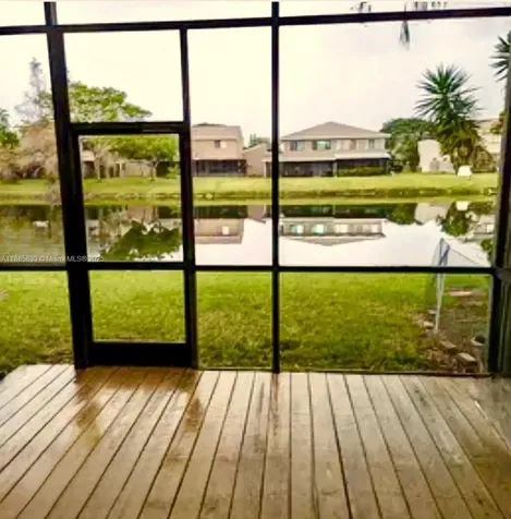 5164 S University Drive Davie FL 33328