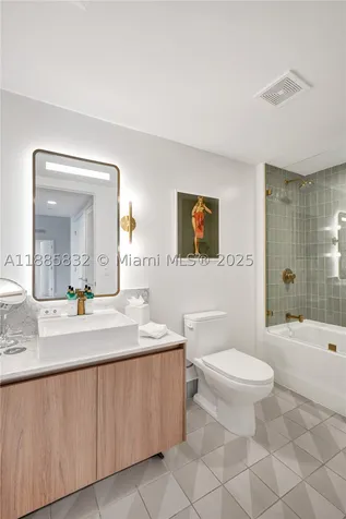 159 NE 6th Street Miami FL 33132