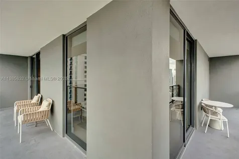 159 NE 6th Street Miami FL 33132