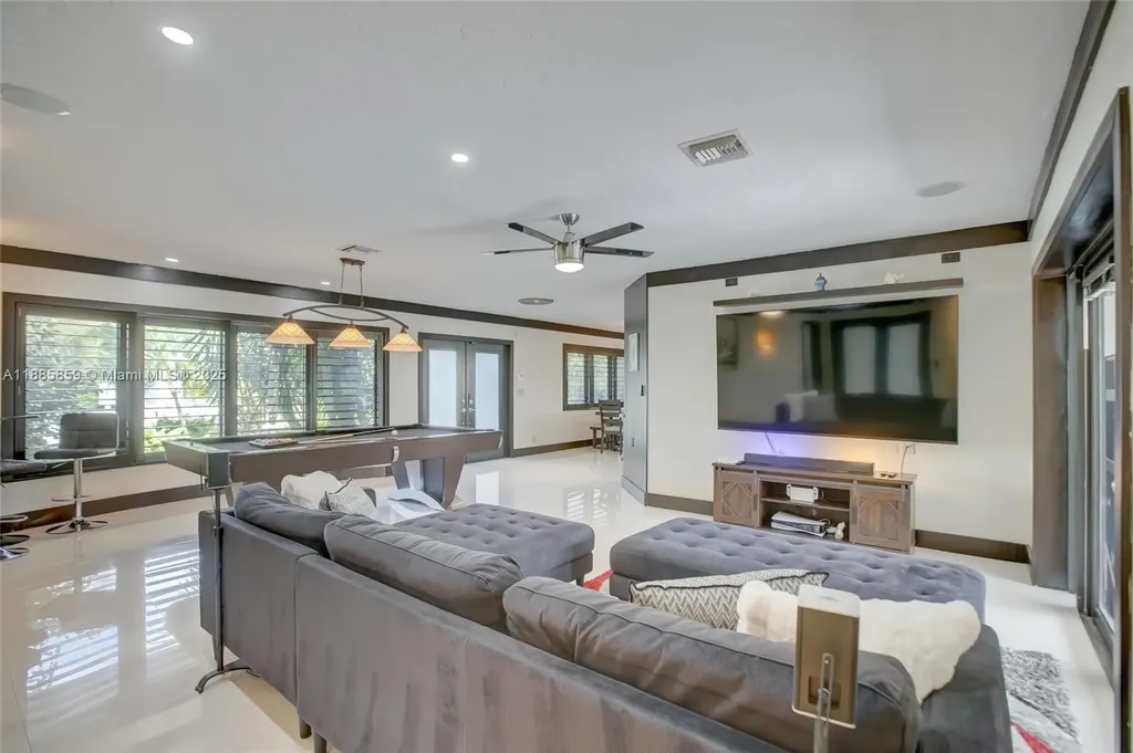 4004 NE 21 Avenue Fort Lauderdale FL 33308